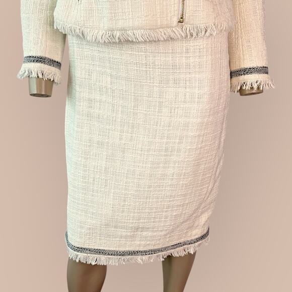 J. Crew Ivory Two Piece Suit Set Moto Jacket Skirt Women Size 2/4 Tweed Fringed - Picture 6 of 14